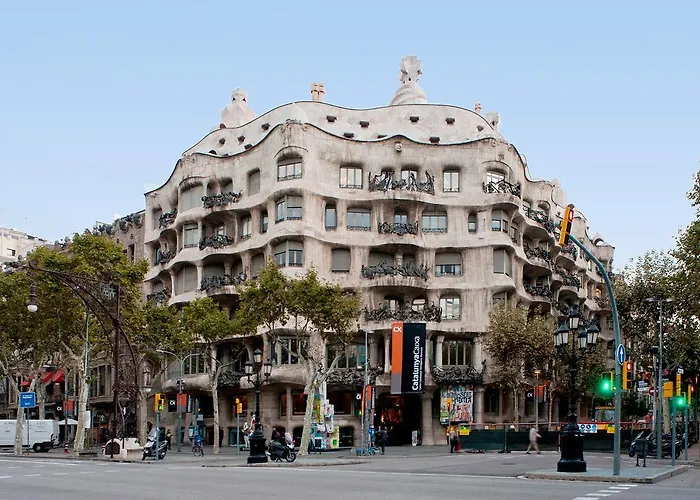 Lumine Suites Barcelona Hostal